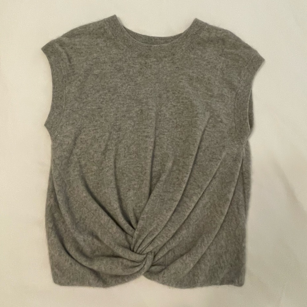 Aqua 100% cashmere sweater